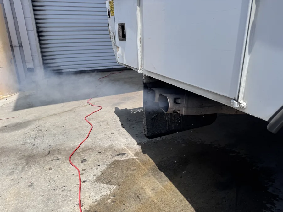 Expel step: slurry and smoke leaving the exhaust